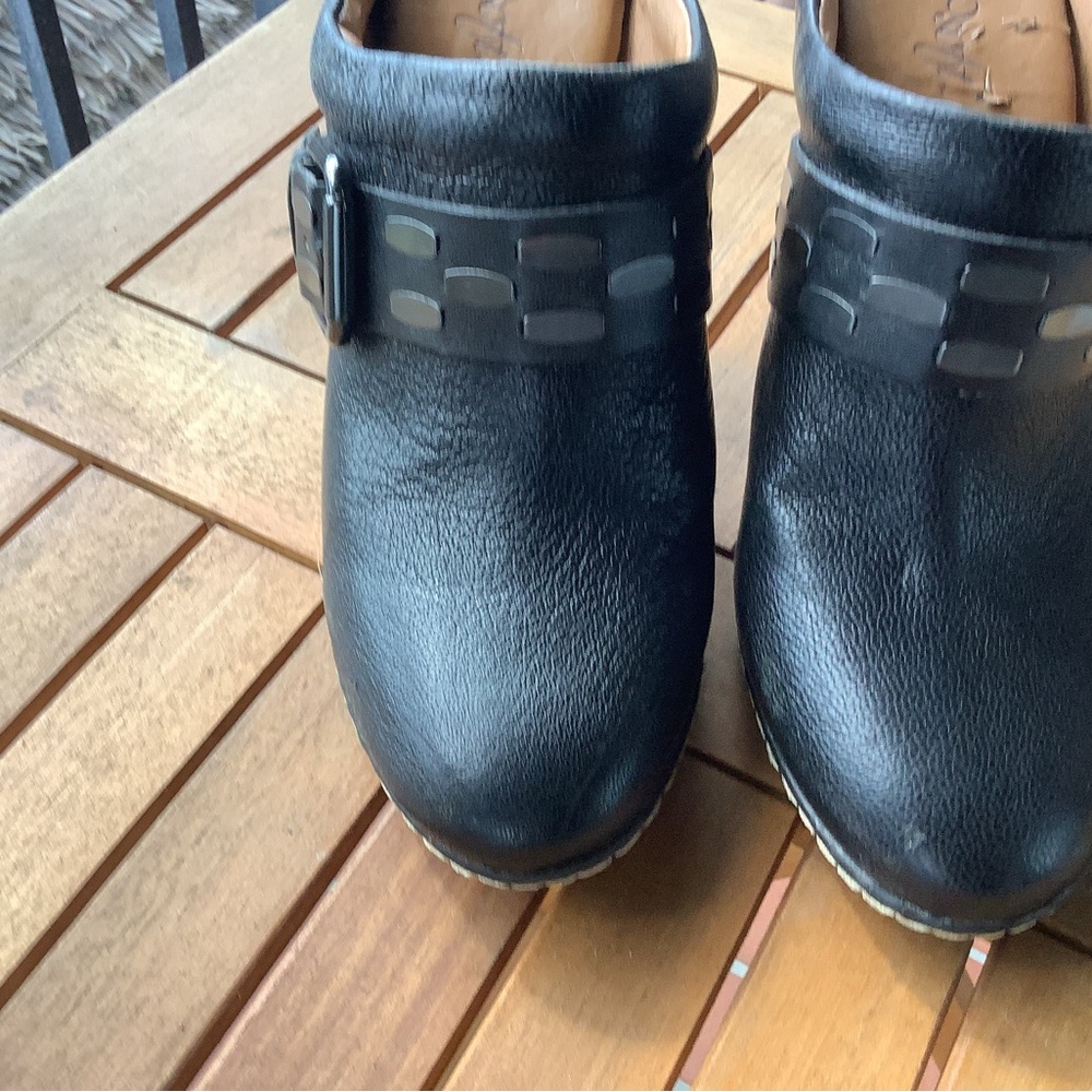 Elegant Black Buckle Mules for Women - Picture 4 of 10